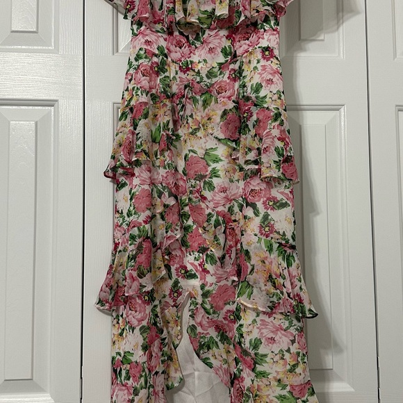 Wayf size small off the shoulder dress. Worn once. - Picture 2 of 4